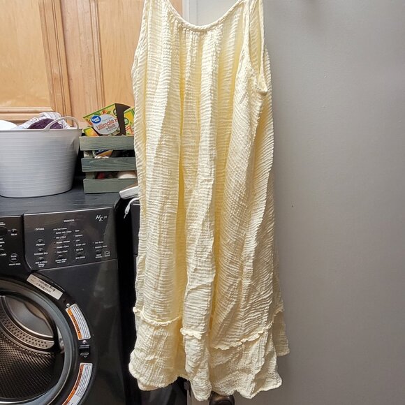 Red Haute spaghetti strap tank top - Picture 2 of 3